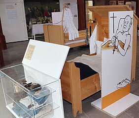 Anlässlich der Jahresausstellung CARE in der Spitalkirche findet am 25. Juni eine Lesung statt.