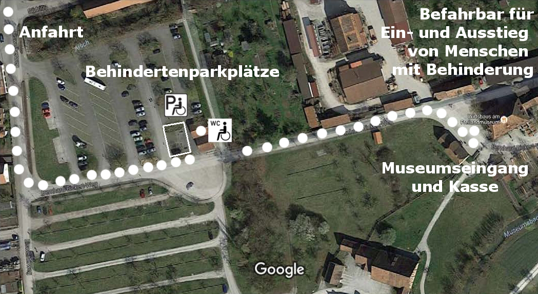 Ausschnitt des Luftbilds vom Parkplatz des Freilandmuseums mit Behindertenparkplätzen und Kassenbereich 
